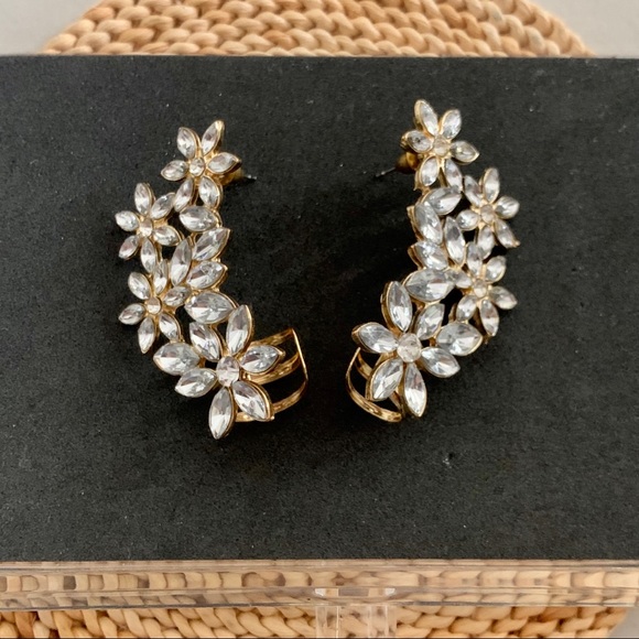 H&M Gold Leaf Ear Cuff Earrings - Picture 3 of 5